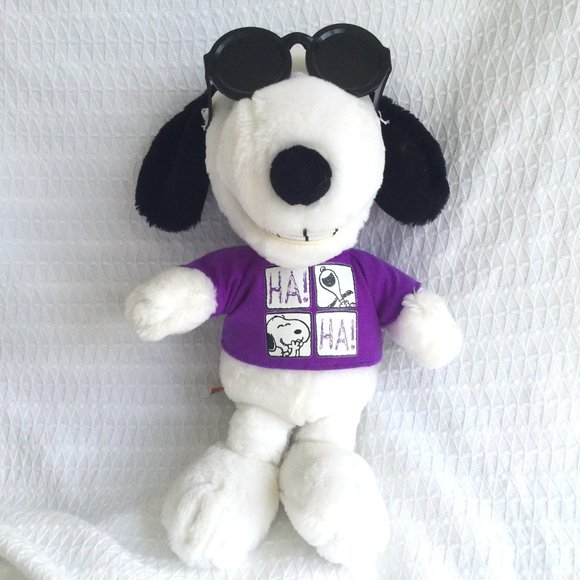 Vintage 1999 Snoopy Plush 11" Sitting Smiles when Squeeze tummy - Picture 1 of 6